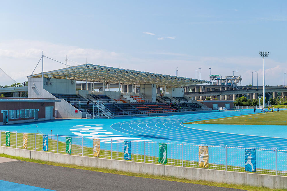 写真：茅ケ崎市柳島スポーツ公園トラック競技場