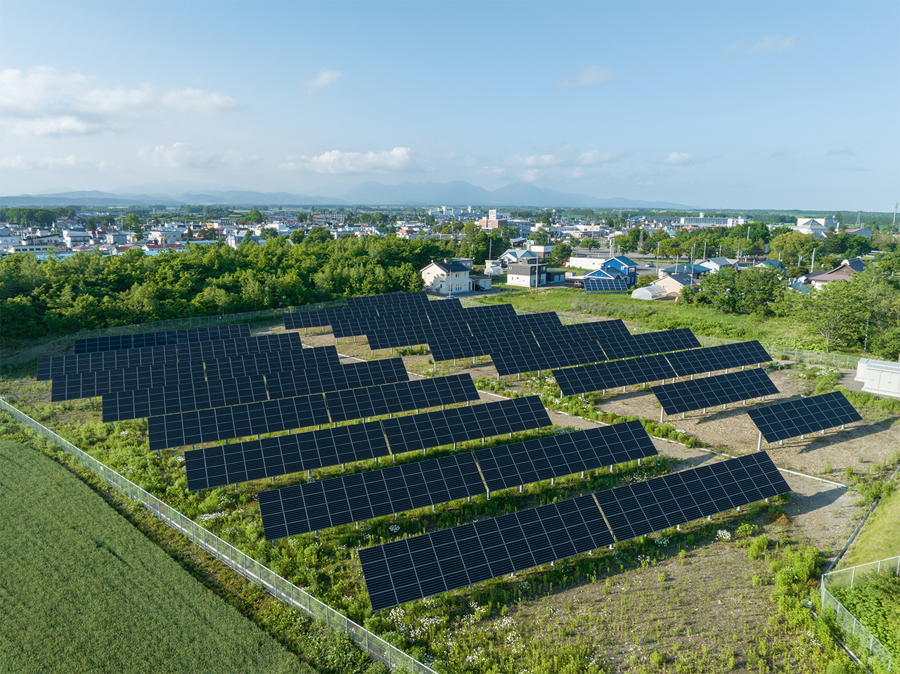 遊休地を利用した440kWの太陽光発電